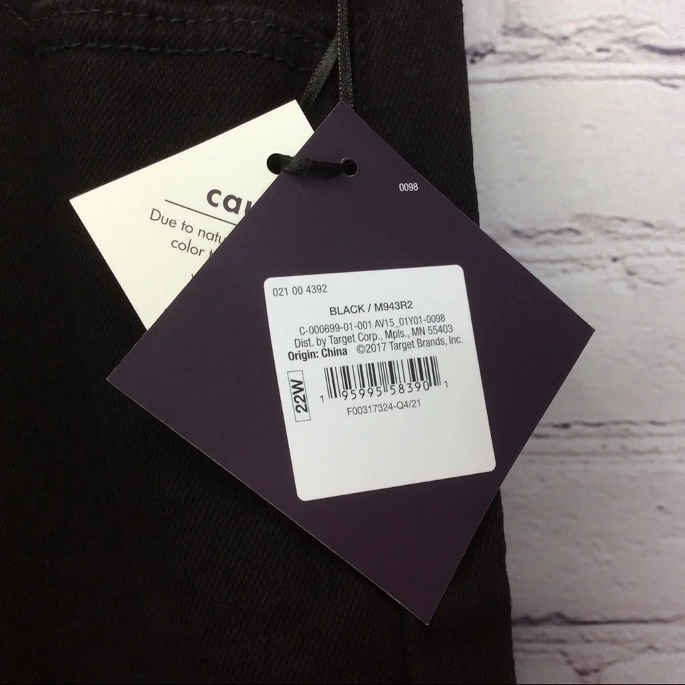 Ava & Viv Jean Shorts Women’s Plus Sz 22W Blk High Rise Cutoff Distressed Ripped - Picture 6 of 9